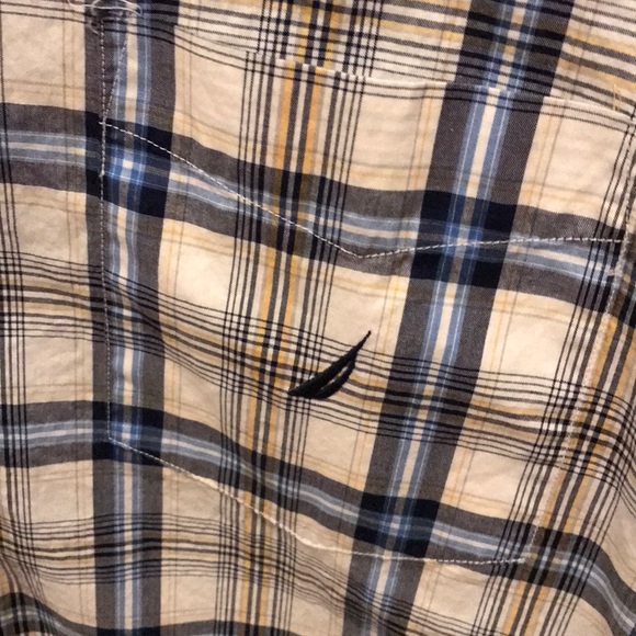 Nautica button down - Picture 3 of 3